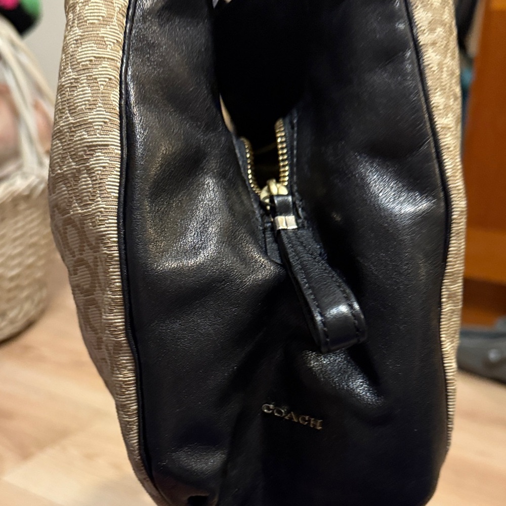 Elegant Coach Tan and Black Women's Bag - Picture 10 of 13